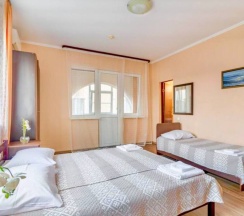 Семейный полулюкс с видом на горы в Наш дом