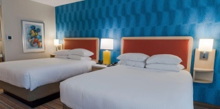 Анахайм: Отель Howard Johnson by Wyndham Anaheim Hotel and Water Playground
