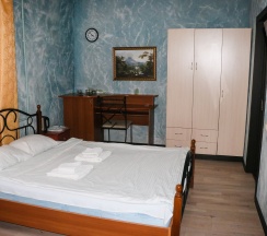 Трехместный номер в Маяк
