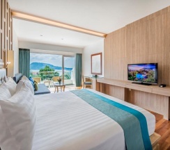 Двухместный номер Super deluxe с видом на море двуспальная кровать в Diamond Cliff Resort & Spa, Patong Beach