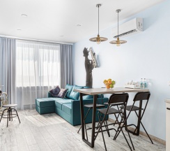 Апартаменты с балконом и с красивым видом из окна в Апартаменты 2-комнатные Music House