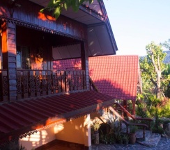 Двухместный номер Standard с красивым видом из окна двуспальная кровать в Phuphet Hill Resort