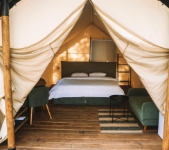 Тент-хаус у реки в Ороктой парк