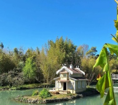 Номер Comfort с 2 комнатами с балконом в У Марины