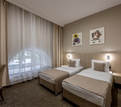 Двухместный номер «ДЕЛЮКС» с двумя отдельными кроватями в Riverside Hotel