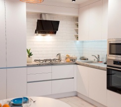 Апартаменты с балконом и с красивым видом из окна в Апартаменты Cool House