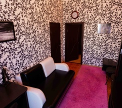 Двухкомнатный семейный №6 (1 Bedroom Deluxe Family Suite) в Виктория
