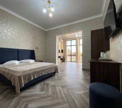 Двухместный люкс с балконом и с красивым видом из окна двуспальная кровать в Blacksea