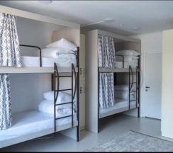 Кровать в общем номере (мужской номер) в Compass Hostel Sydykova