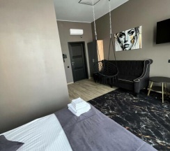 Трехместный Deluxe c диваном в Hotel Black out