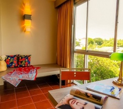Двухместный семейный номер Deluxe с видом на горы в Sino House Phuket Hotel