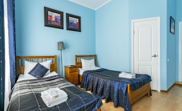 Двухместный номер с 2 односпальными кроватями в Невский дом