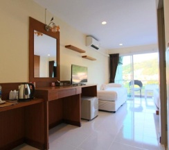 Семейный полулюкс в Good Nice Hotel Patong