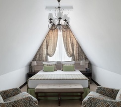 Номер люкс премиум в Аверон