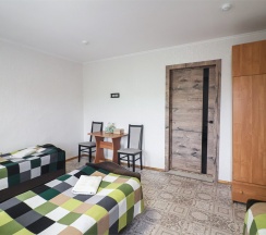 Трёхместный номер без удобств №1 в Кедр Золотой