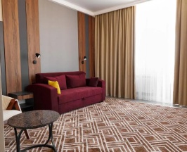 Двухместный семейный люкс с балконом двуспальная кровать в Diamond Hotel Shymkent