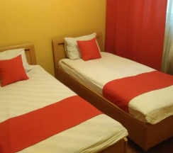 Трёхместный люкс в Maxrooms Волга Hollywood