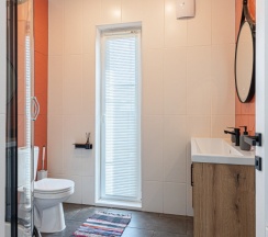 Апартаменты с 3 комнатами с балконом в Barns Village