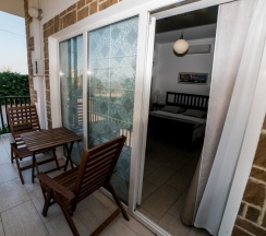 101 - Трехместный номер с террасой в Азов Инн