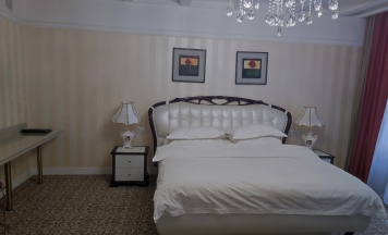 Номер стандарт комфорт с 1 двуспальной кроватью Корпус Б в Золотой слон