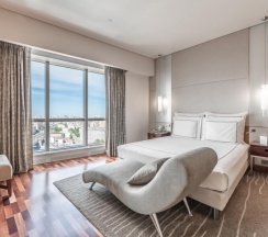 Люкс Executive, с доступом Swiss Executive Lounge - с большой двуспальной кроватью в Swissotel Красные Холмы