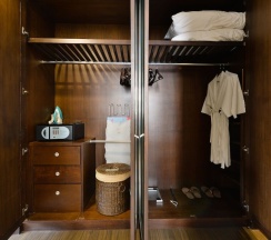 Трёхместный люкс Grand в Grand Asoke Suites Boutique Residence
