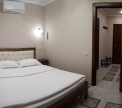 Делюкс в День и ночь