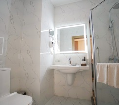 Двухместный люкс двуспальная кровать в Отель Milan Hotel Tashkent