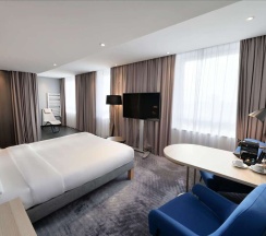 Двухместный полулюкс двуспальная кровать в Mercure Warszawa Grand