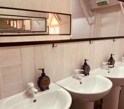 Капсула для отдыха и сна в женском блоке_нижний ярус в Zёbra House