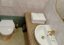 Апартаменты с просторной спальней, обеденной зоной и балконом в My Favourite Garden Hotel