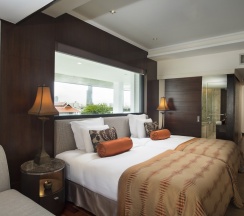 Двухместный Stateroom Loy Dream (двуспальная кровать) в Anantara Riverside Bangkok Resort