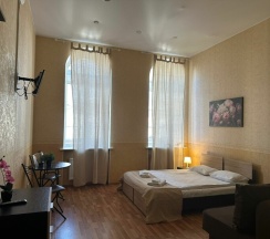 Семейный номер с двуспальной кроватью и диваном в Boho Centr Nevsky 140 Hotel