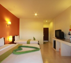 Трёхместный номер Standard в Tharathip Resort