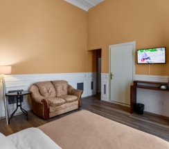 Четырёхместный номер Deluxe в Royal Palace Hotel Baku