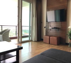 Апартаменты с 2 комнатами с балконом и с красивым видом из окна в Апартаменты Sea and Sky