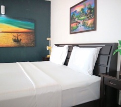 Двухместный номер Deluxe с балконом двуспальная кровать в Sunshine Guest House