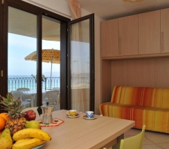 Апартаменты c 1 комнатой seafront в Alida Del Mar