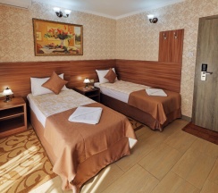 Двухместный номер с раздельными кроватями в Лорис