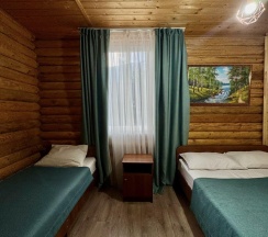 Номер комфорт с 1 односпальной и 1 двуспальной кроватью №3 в Душа гор