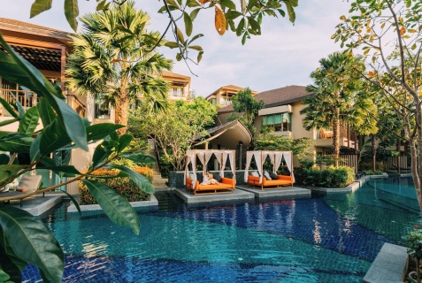 Карон: Курортный отель Mandarava Resort and Spa Karon Beach