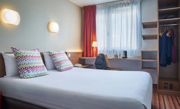 Двухместный номер двуспальная кровать в CAMPANILE PARIS 12 - Bercy Village