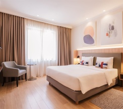 Люкс Гранд с рабочим кабинетом (Апартамент с 1 спальней) в Кортъярд Марриотт Сочи Красная Поляна