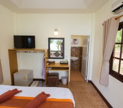 Двухместное бунгало двуспальная кровать в Good View Resort