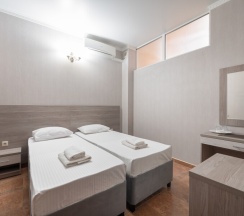 Эконом (без балкона, муляж окна ) в Эллада