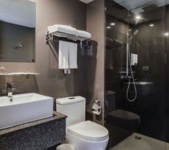 Двухместный номер Classic Pool Access двуспальная кровать в The Lunar Patong