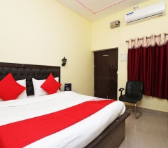 Номер Deluxe в OYO 17171 Sandhya Guest House