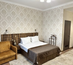 Делюкс в Петровский