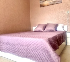Двухместный номер with chair bed Улучшенный с видом на город двуспальная кровать в Дивноморское Рандеву
