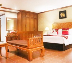 Трёхместный полулюкс в Aiyaree Place Hotel